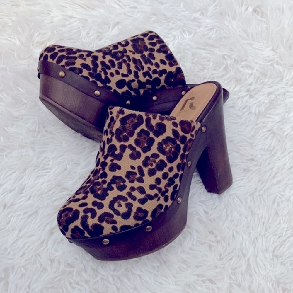 Nwot Report Platform Cheetah Print Clog - image 5